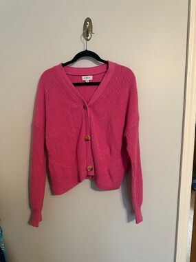 Evereve 100% Cotton V-Neck Cardigan - Medium - Pink